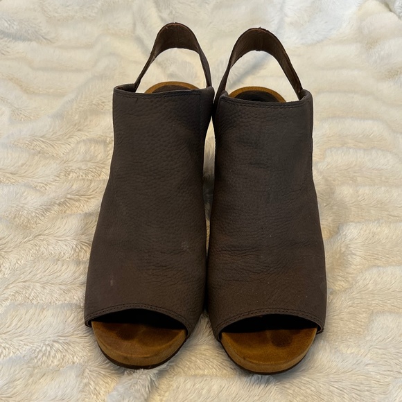 Lucky Brand Women's Saundra - Picture 1 of 5